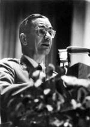 Ulrich de Maizière am 20.7.1966 anlässlich seiner Rede in der Bonner Beethovenhalle Quelle: GDW Ulrich de Maizière