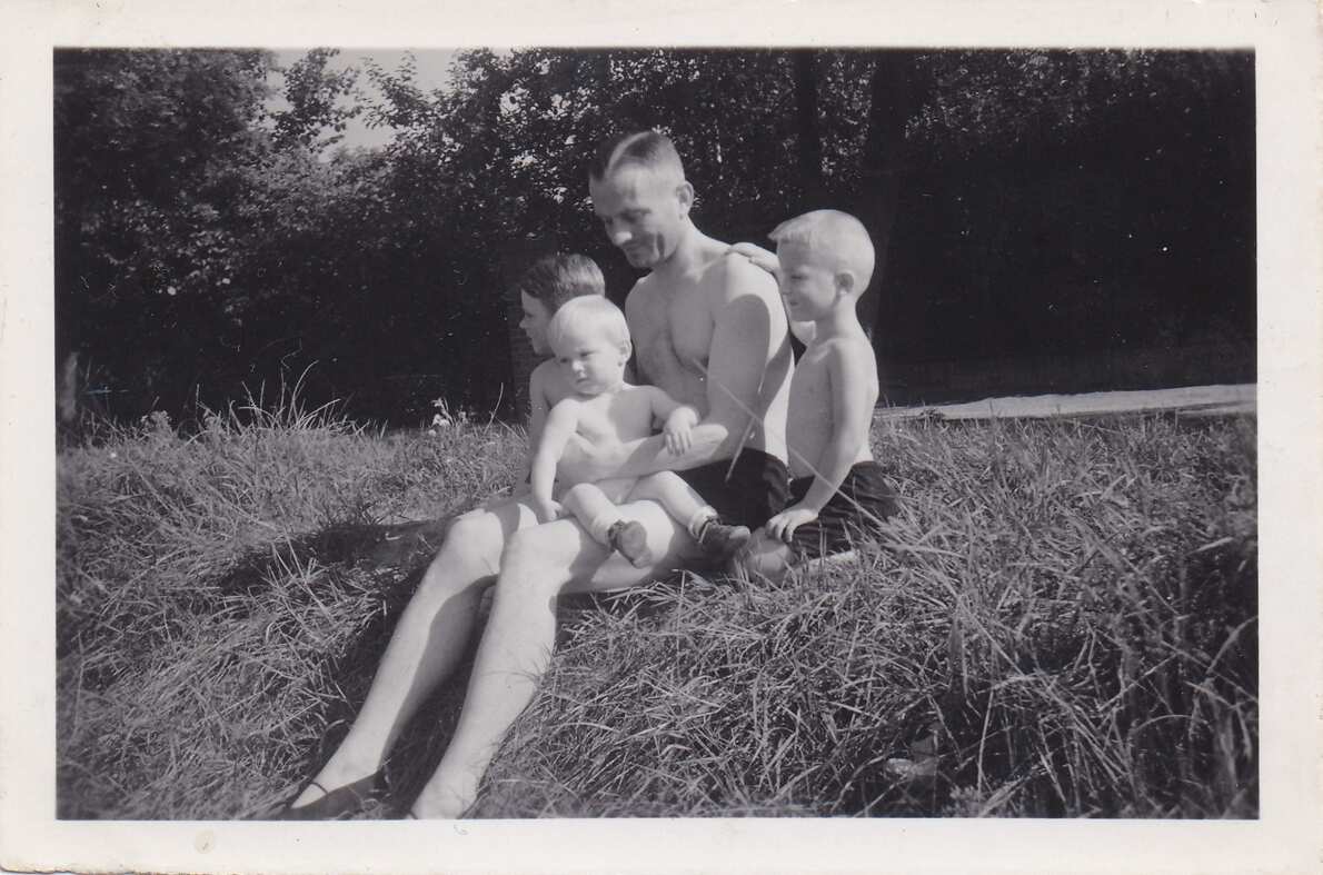 Georg Alexander Hansen mit seinen Söhnen (v. li.) Hans Georg, Karsten und Wolfgang.